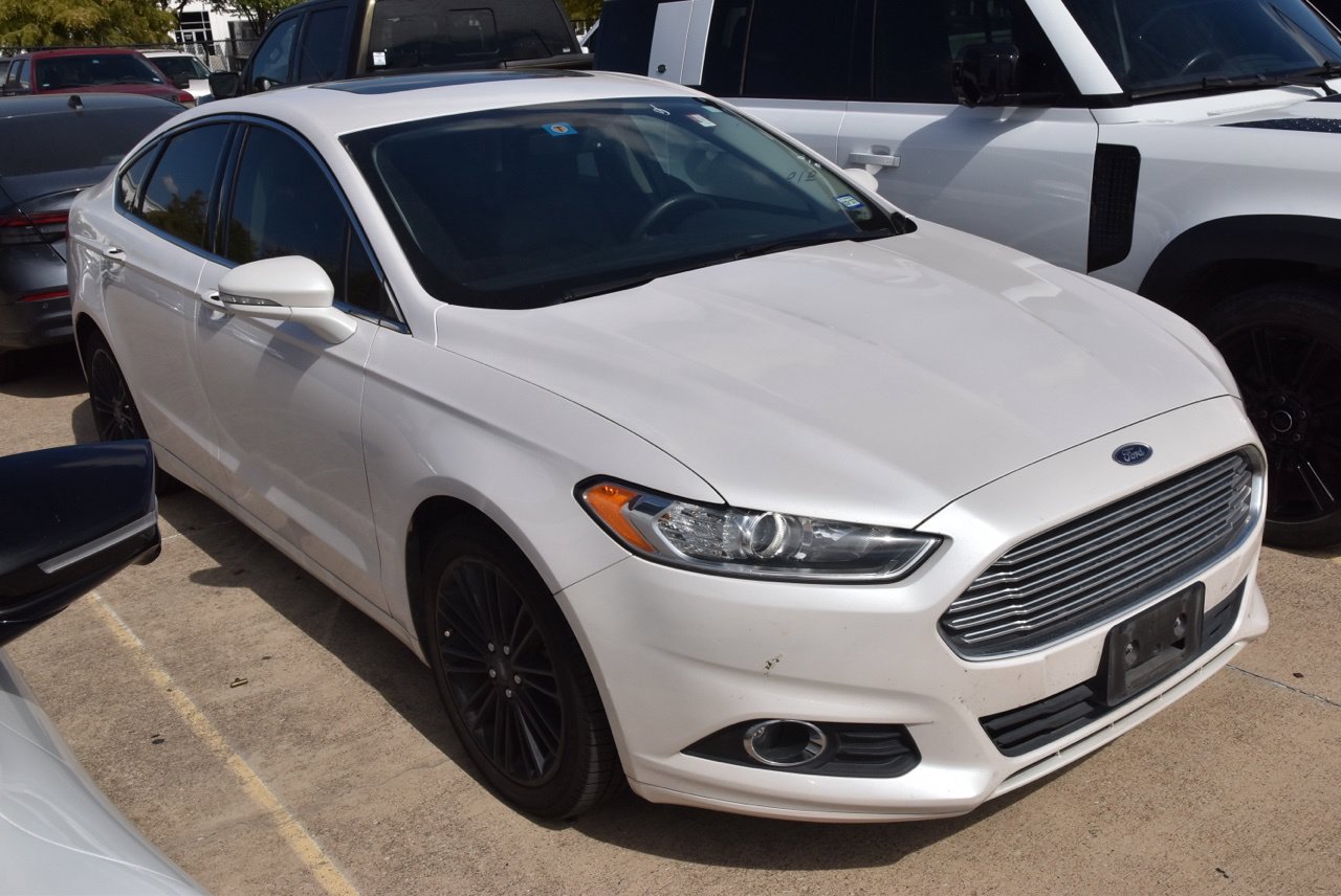 Used 2016 Ford Fusion SE w/ Equipment Group 202A FWD image 4