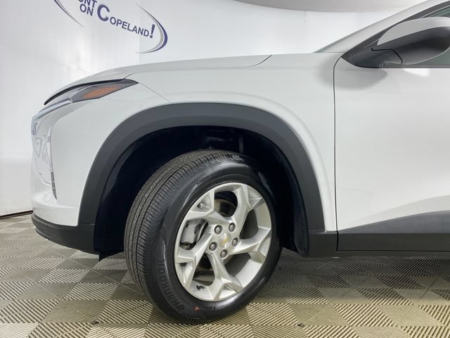Used 2025 Chevrolet Trax LS w/ LS Convenience Package FWD image 30