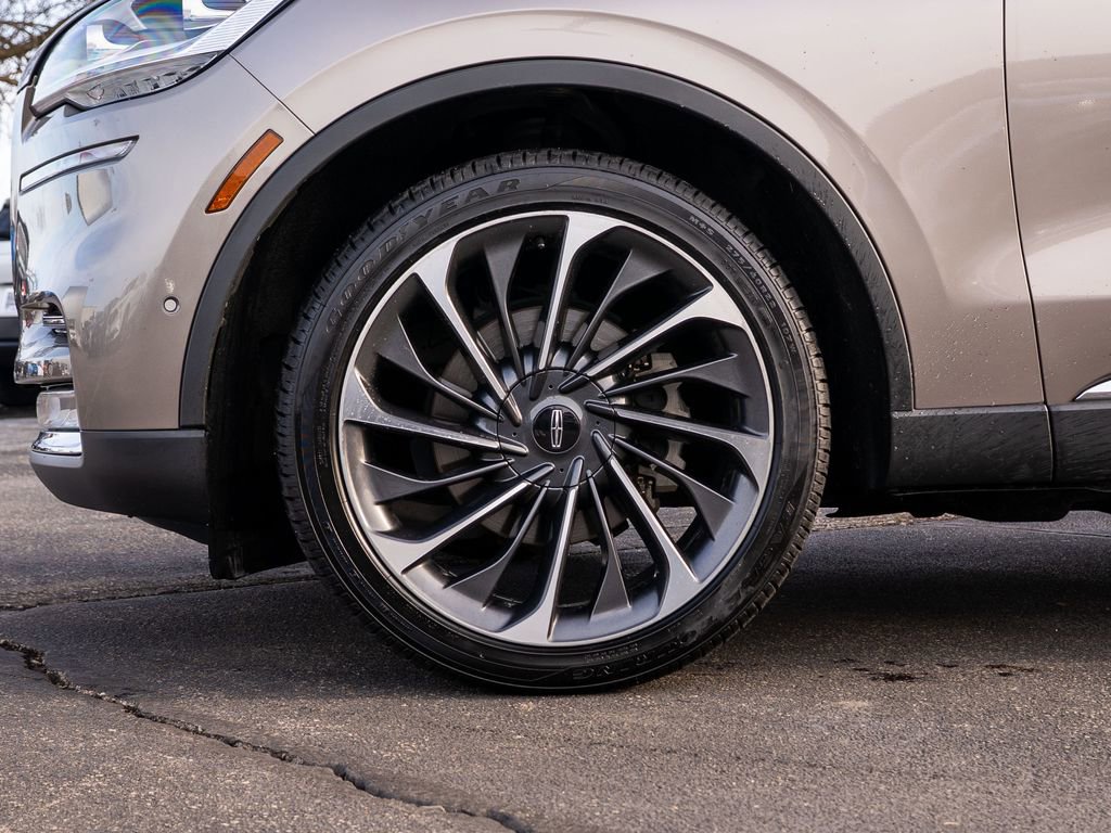 Used 2020 Lincoln Aviator Reserve w/ Equipment Group 202A image 13