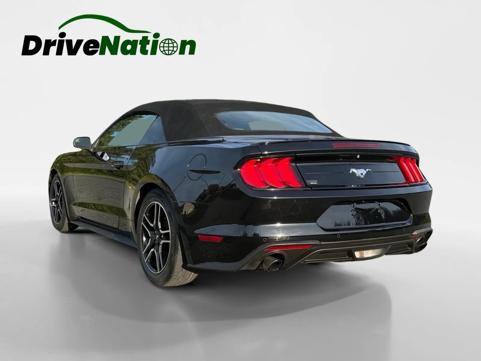 Used 2020 Ford Mustang Premium RWD image 3