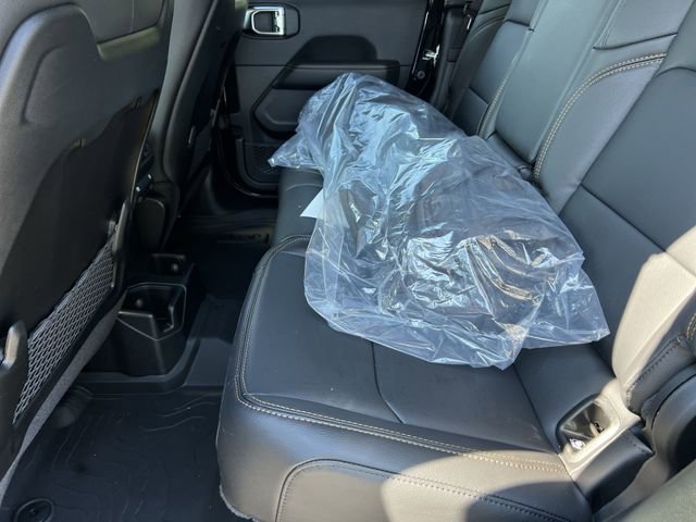 New 2025 Jeep Gladiator Sport image 19