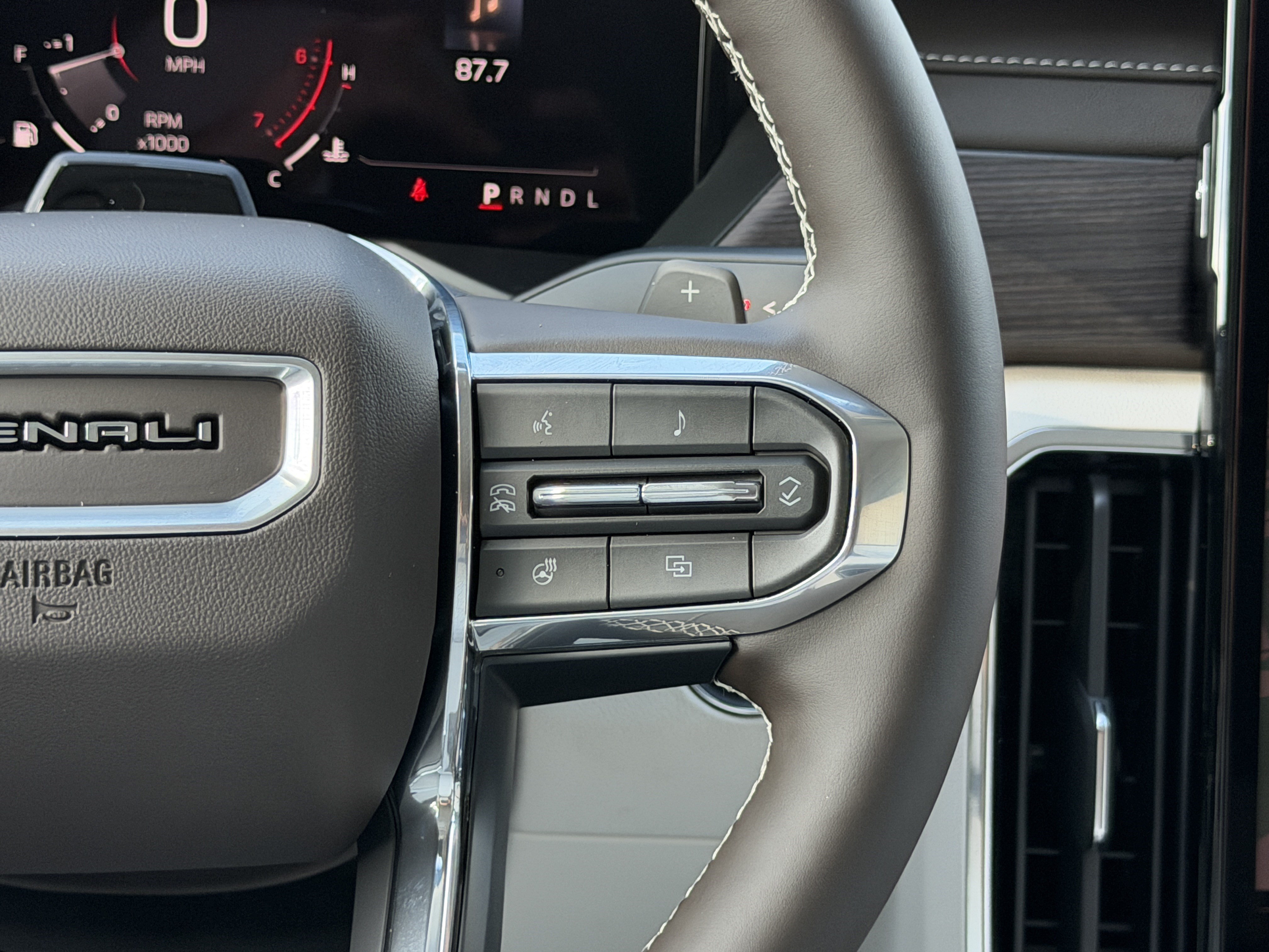 New 2027 GMC Acadia Denali w/ Denali Reserve Package FWD image 35