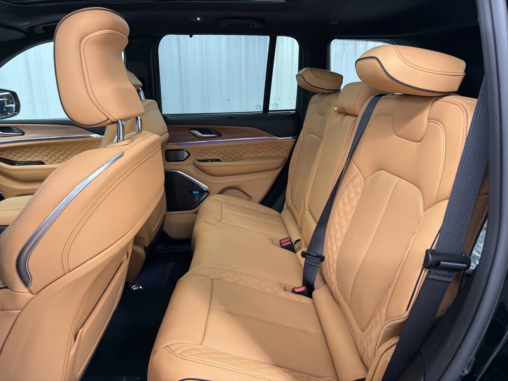 New 2026 Jeep Grand Cherokee Summit AWD/4WD image 11