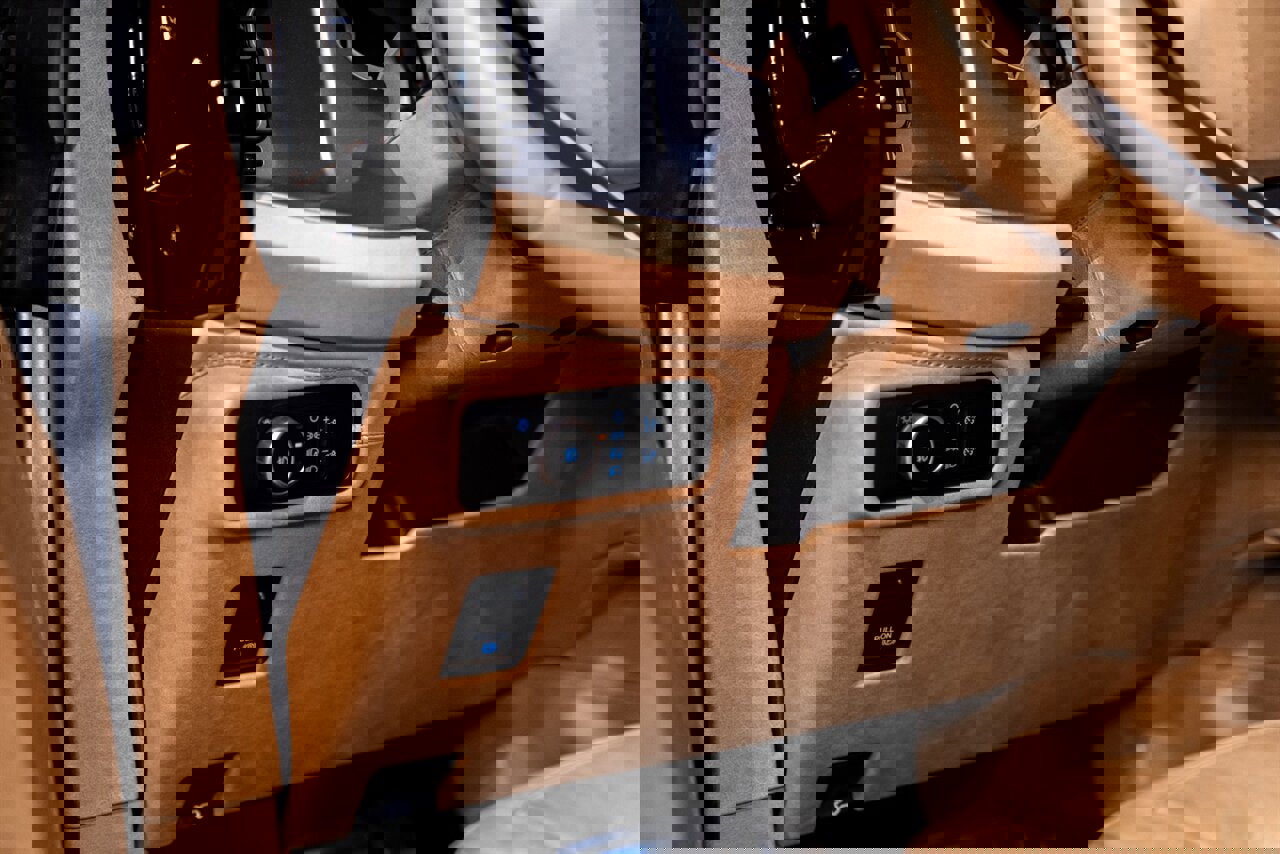 Used 2024 Ford Bronco Black Diamond image 12