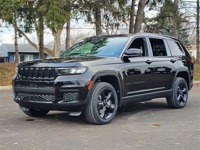 New 2025 Jeep Grand Cherokee L Laredo image 6