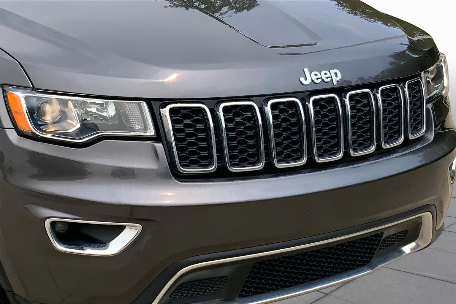 Used 2020 Jeep Grand Cherokee Limited AWD/4WD image 30