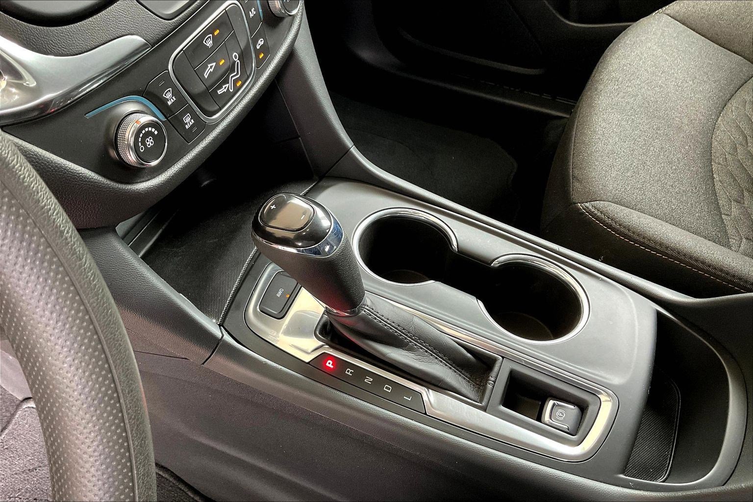 Used 2020 Chevrolet Equinox LT image 19