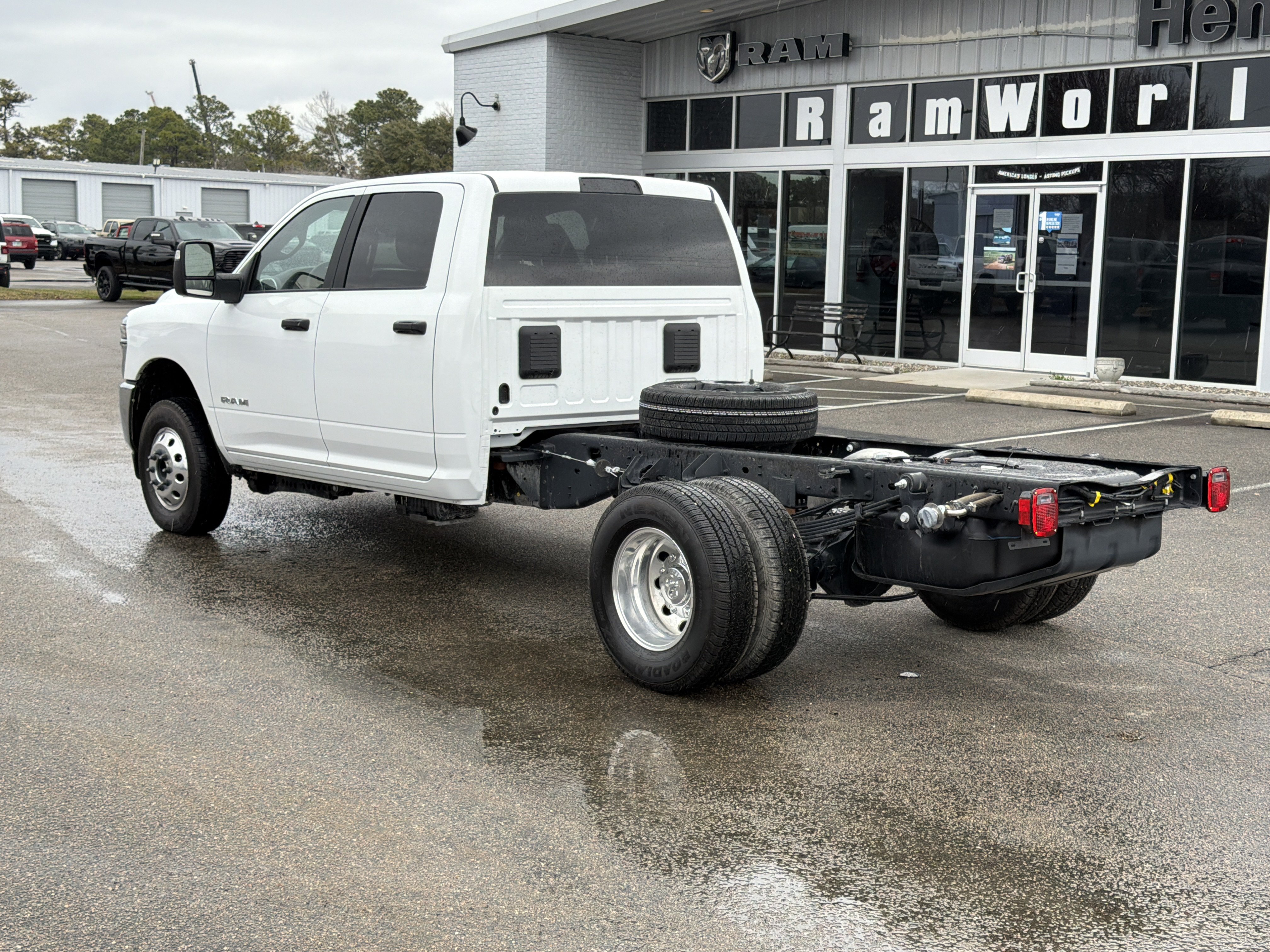 Used 2025 RAM 3500 Big Horn AWD/4WD image 6