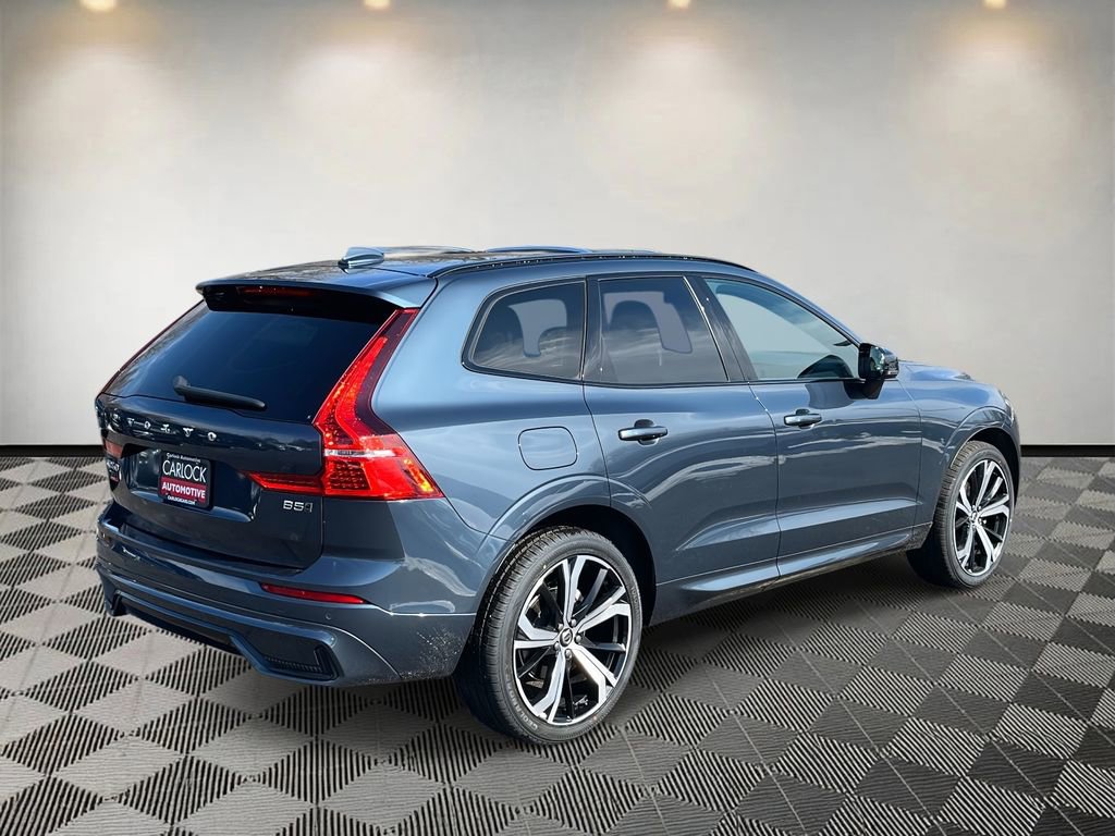 Used 2022 Volvo XC60 B5 R-Design w/ Climate Package image 3