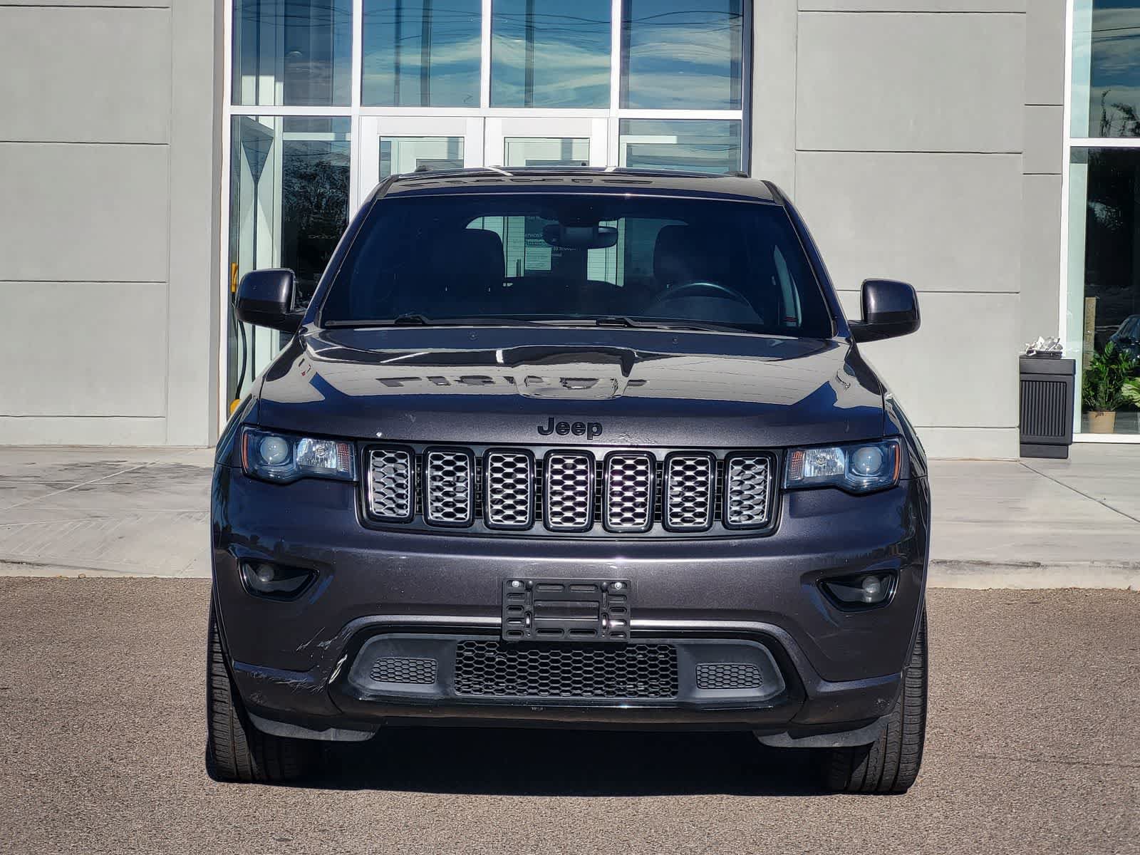 Used 2017 Jeep Grand Cherokee Altitude AWD/4WD image 2