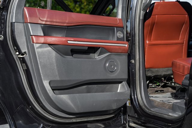 Used 2023 Ford Expedition Max Limited image 40