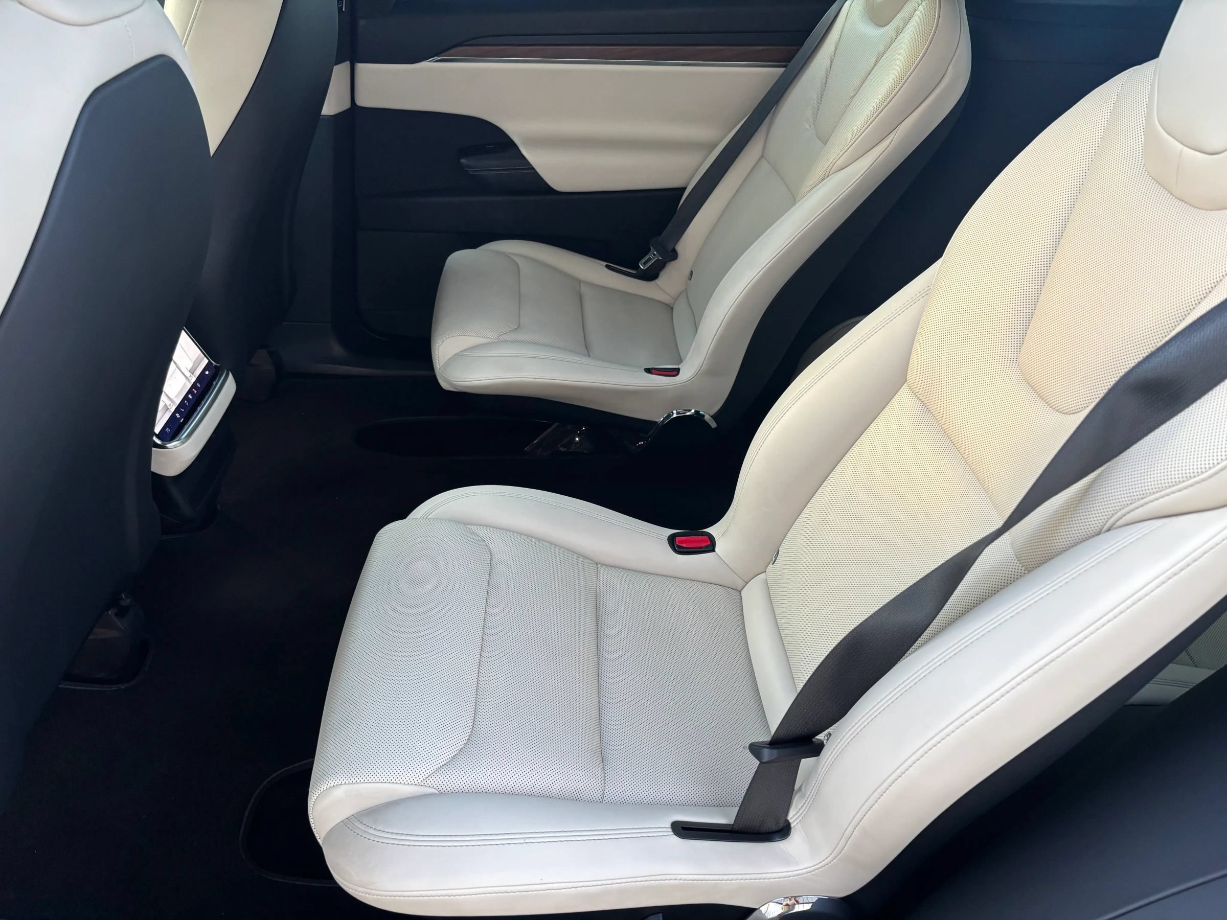 Used 2023 Tesla Model X AWD/4WD image 14