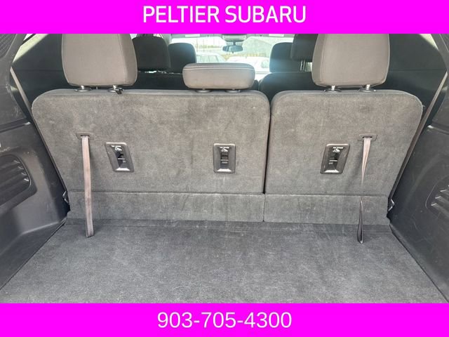 Used 2025 Chevrolet Traverse LT image 16