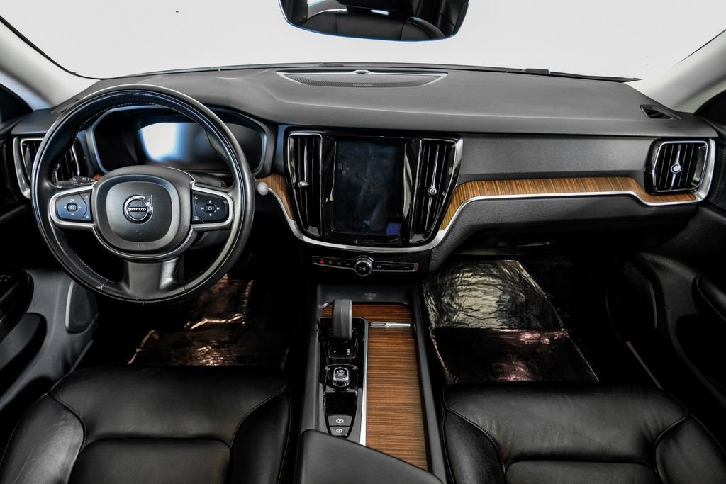 Used 2022 Volvo S60 B5 Inscription image 13