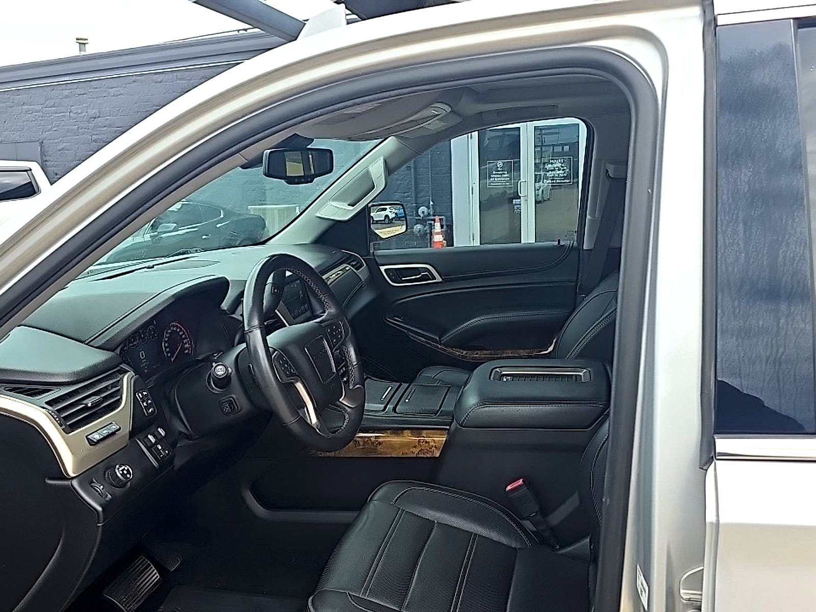 Used 2016 GMC Yukon Denali w/ Open Road Package RWD image 21