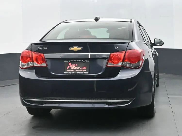 Used 2016 Chevrolet Cruze LT w/ Sun, Sound and Sport Package image 8