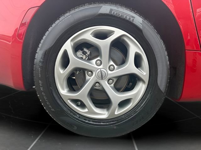 Certified 2024 Chrysler Pacifica Limited image 12