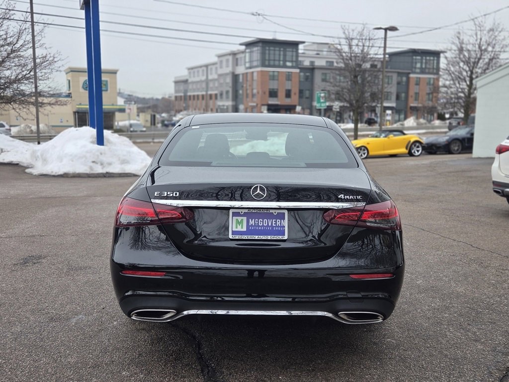 Used 2022 Mercedes-Benz E 350 4MATIC Sedan image 5