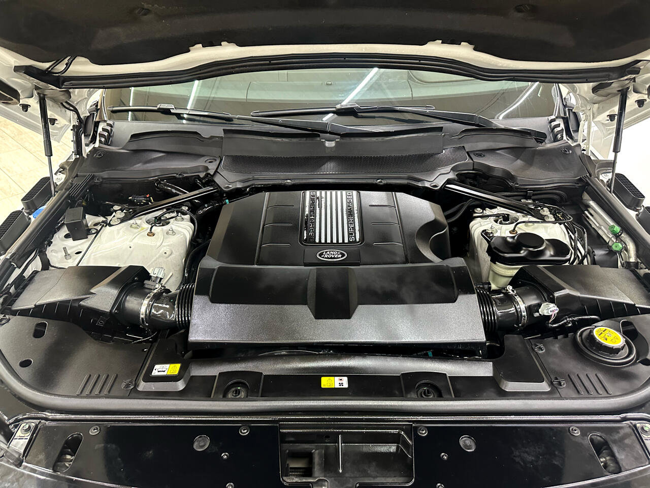 Used 2018 Land Rover Range Rover Supercharged image 47