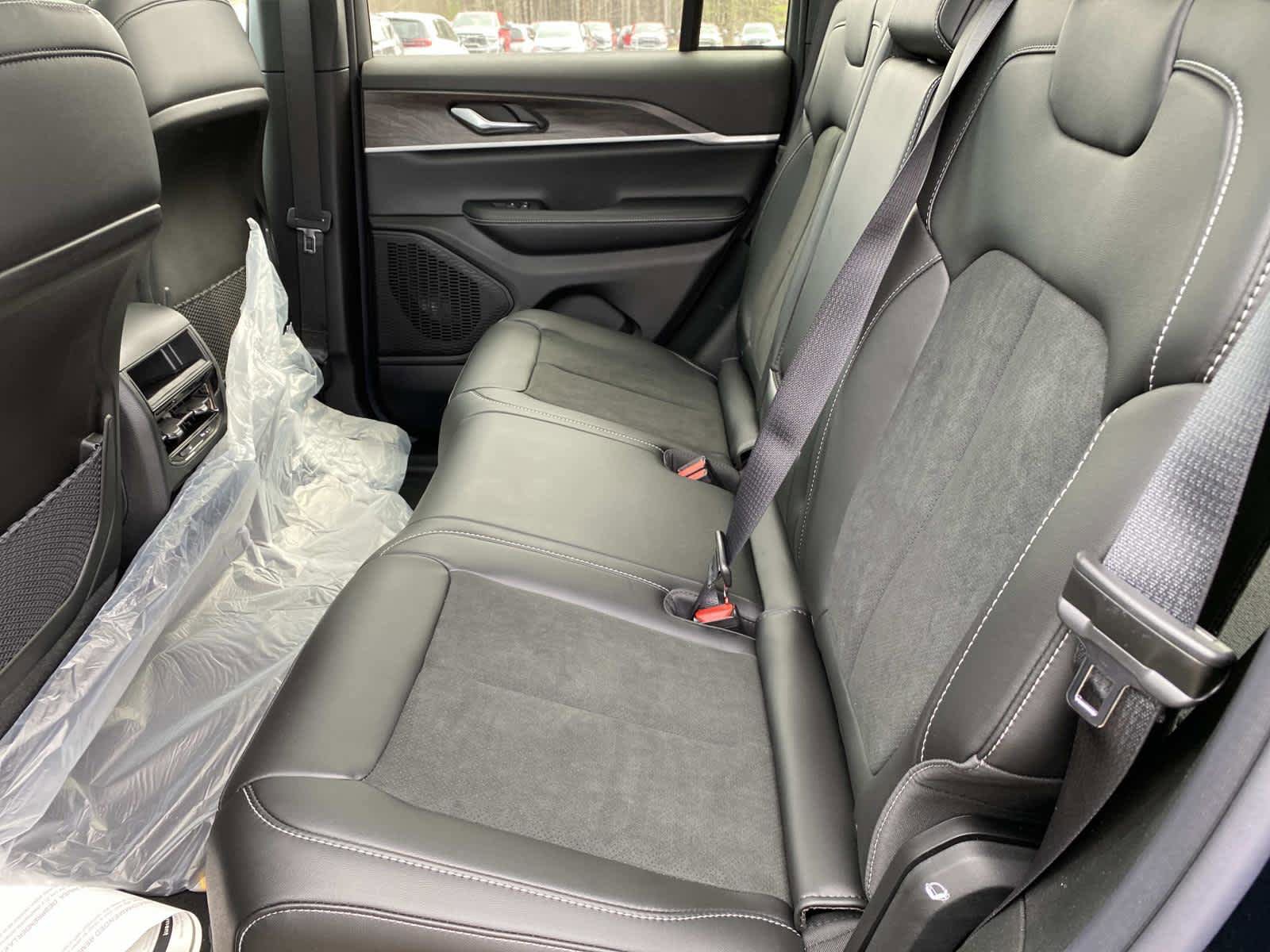 New 2026 Jeep Grand Cherokee Altitude AWD/4WD image 6