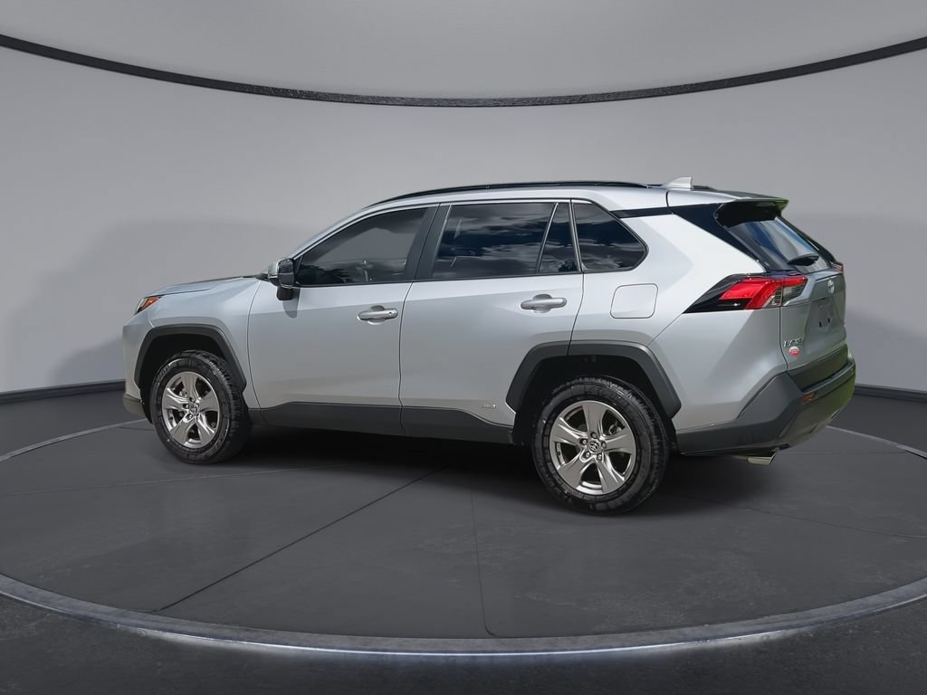 Used 2025 Toyota RAV4 LE AWD/4WD image 6