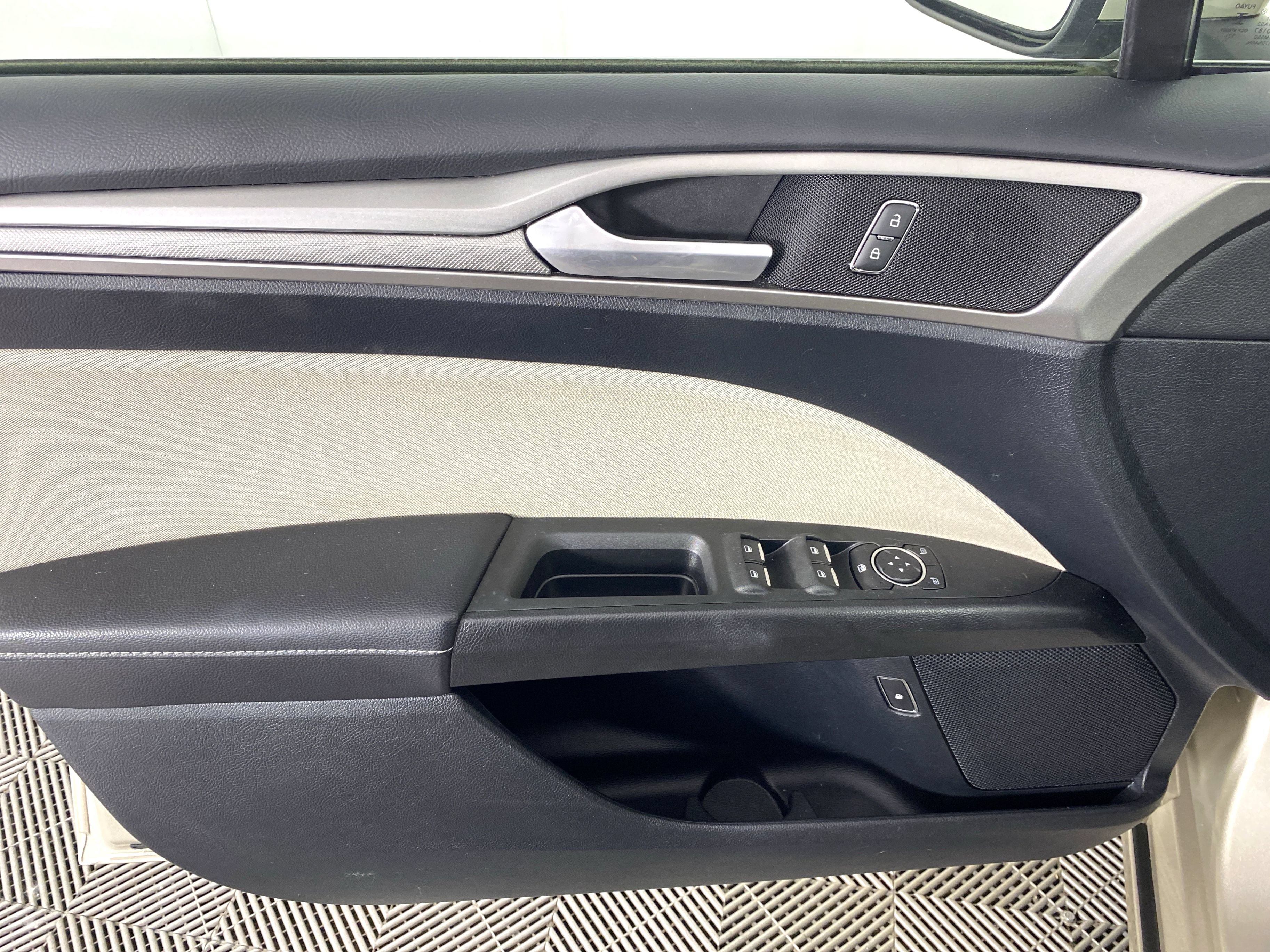 Used 2018 Ford Fusion S FWD image 11