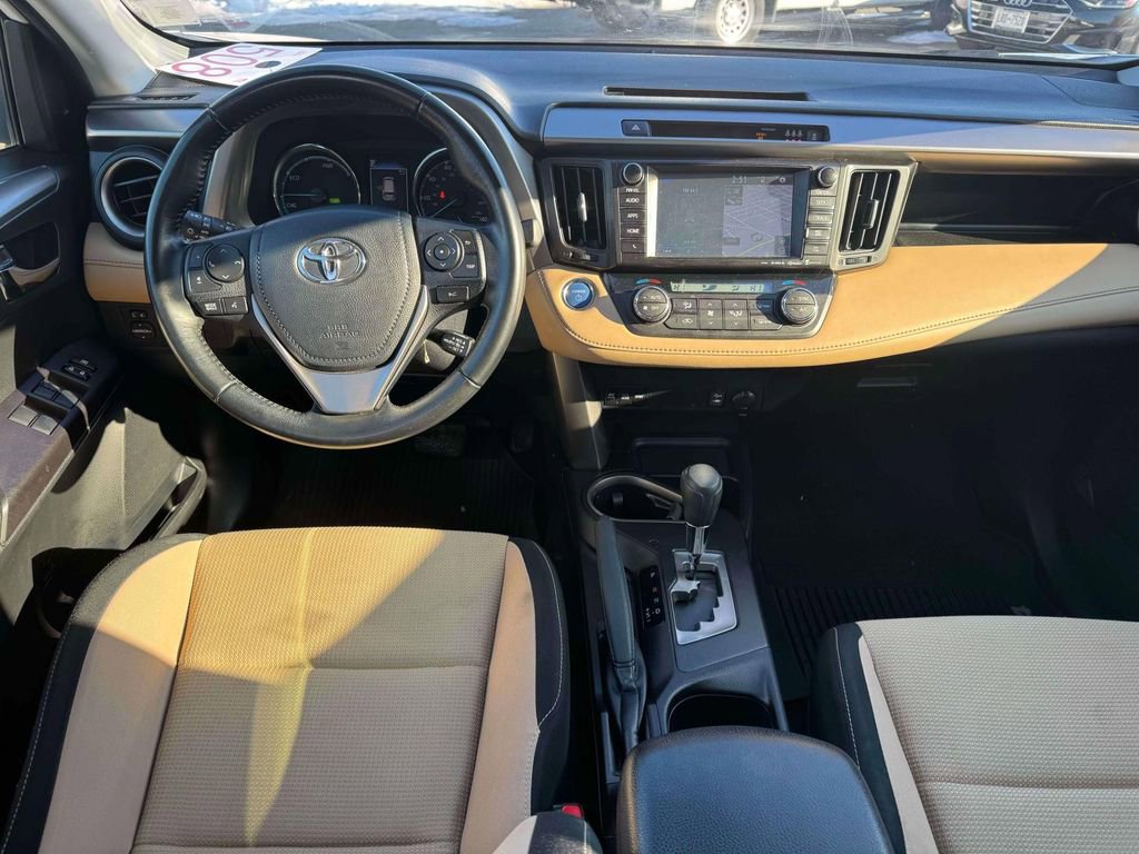 Used 2018 Toyota RAV4 XLE image 17