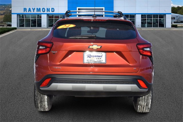 Certified 2024 Chevrolet Trax LT w/ Driver Confidence Package image 4