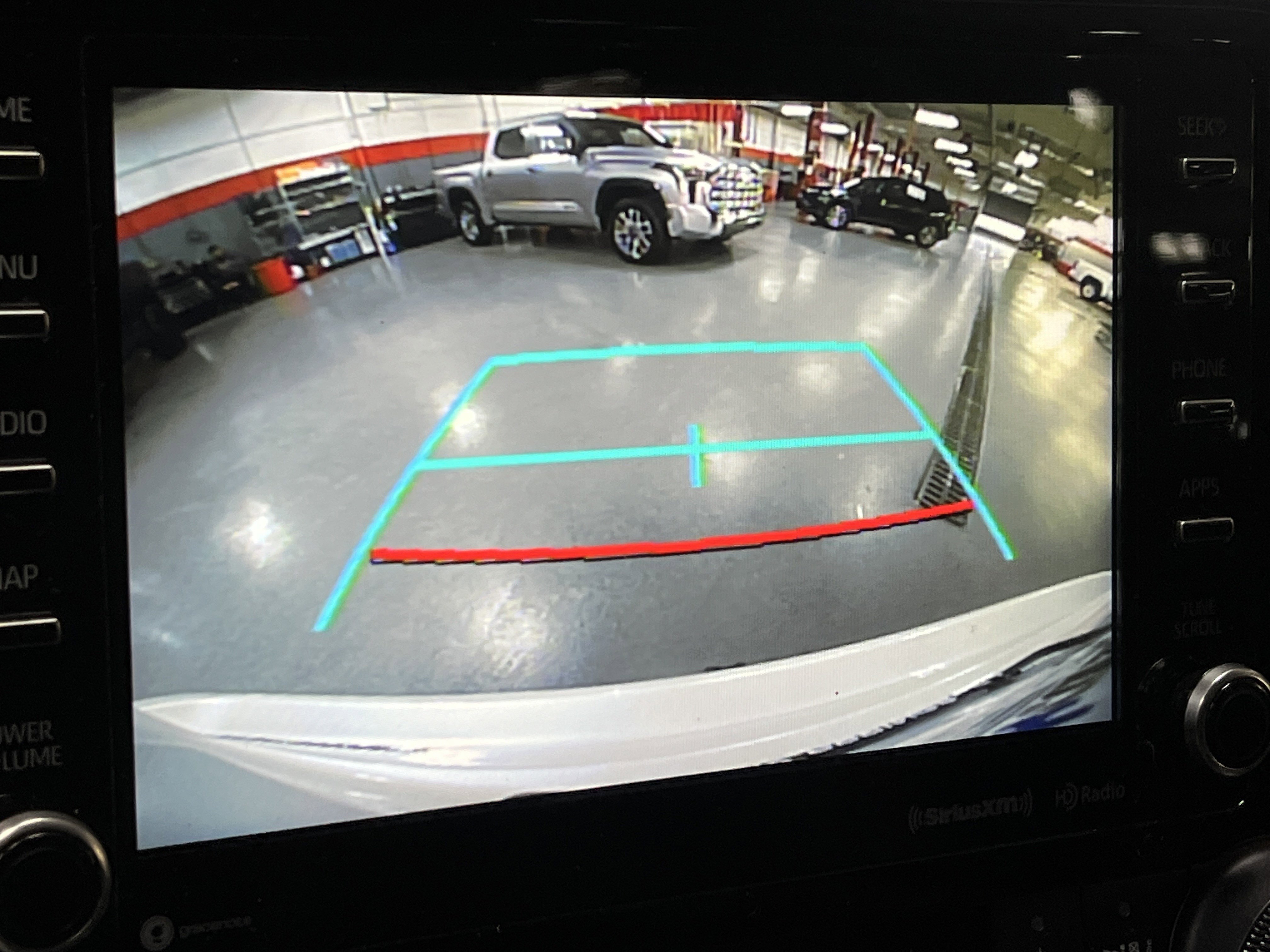 Used 2021 Toyota Highlander XLE image 24