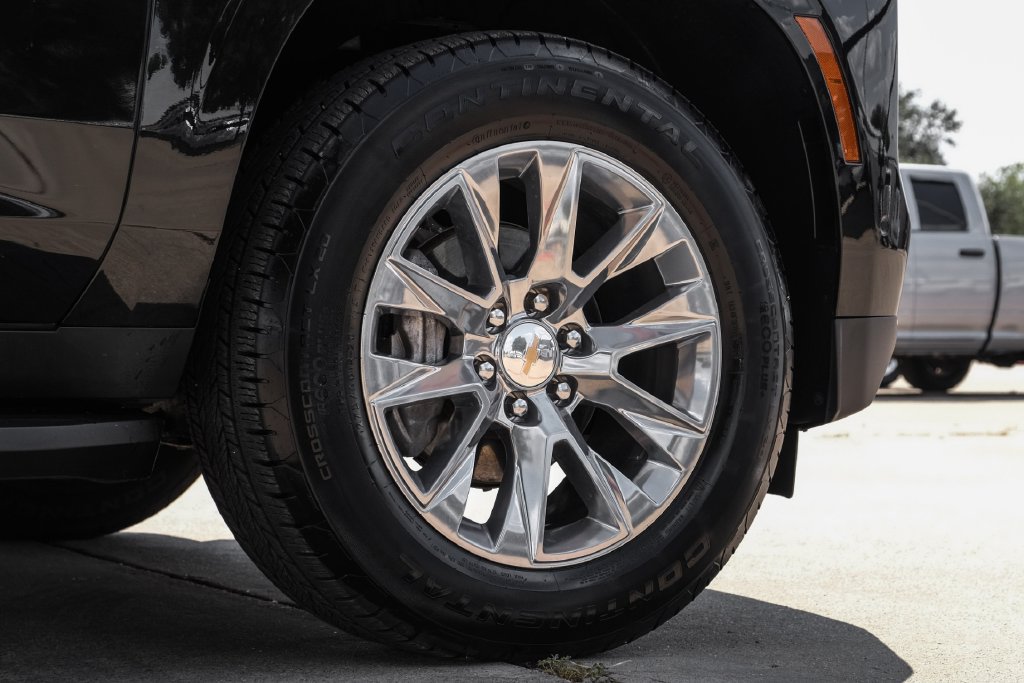 Used 2026 Chevrolet Suburban Premier AWD/4WD image 57