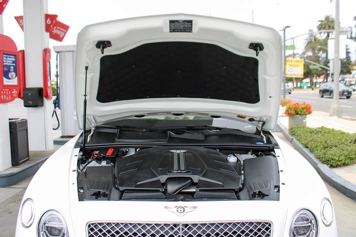 Used 2020 Bentley Bentayga Plug-In Hybrid AWD/4WD image 35