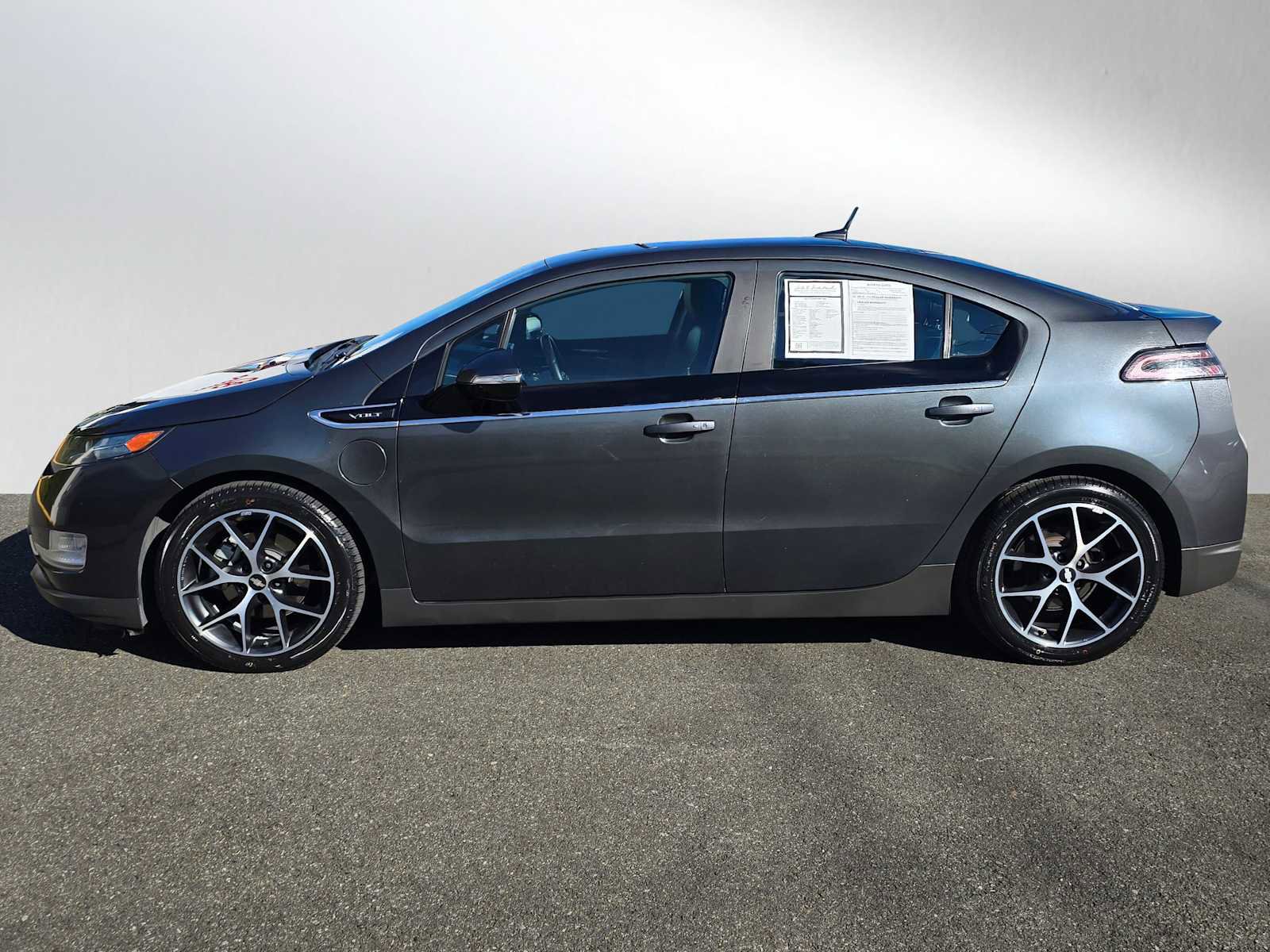 Used 2013 Chevrolet Volt Premium w/ Premium Trim Package image 6