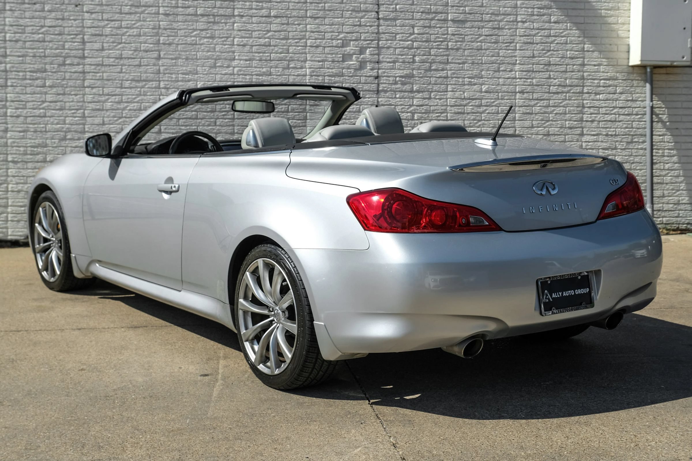 Used 2009 INFINITI G37 Convertible w/ Premium Pkg RWD image 9