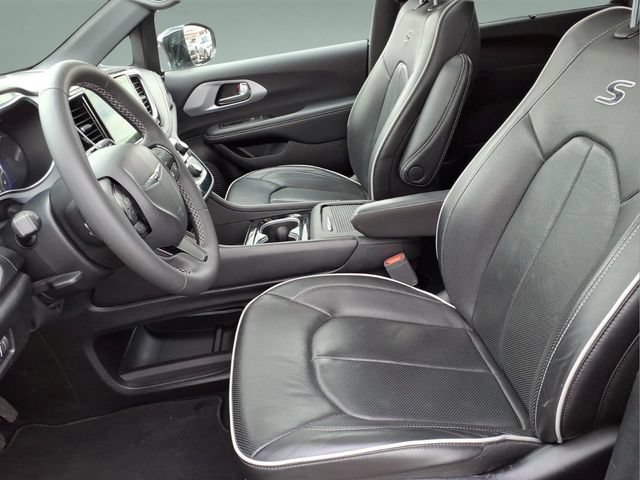 Used 2025 Chrysler Pacifica Limited FWD image 15