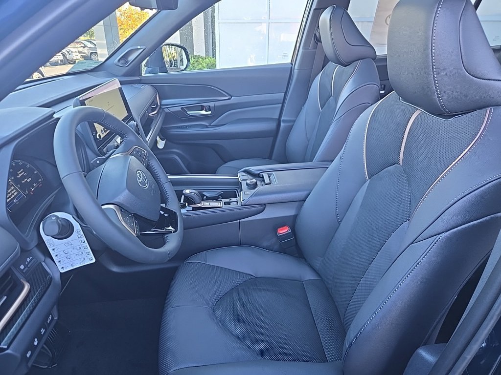 New 2026 Toyota Grand Highlander AWD Hybrid image 12
