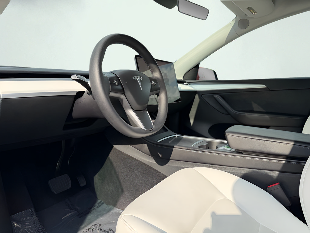 Used 2023 Tesla Model Y Long Range AWD/4WD image 39