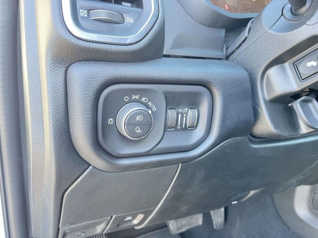 New 2026 RAM 2500 Laramie AWD/4WD image 14