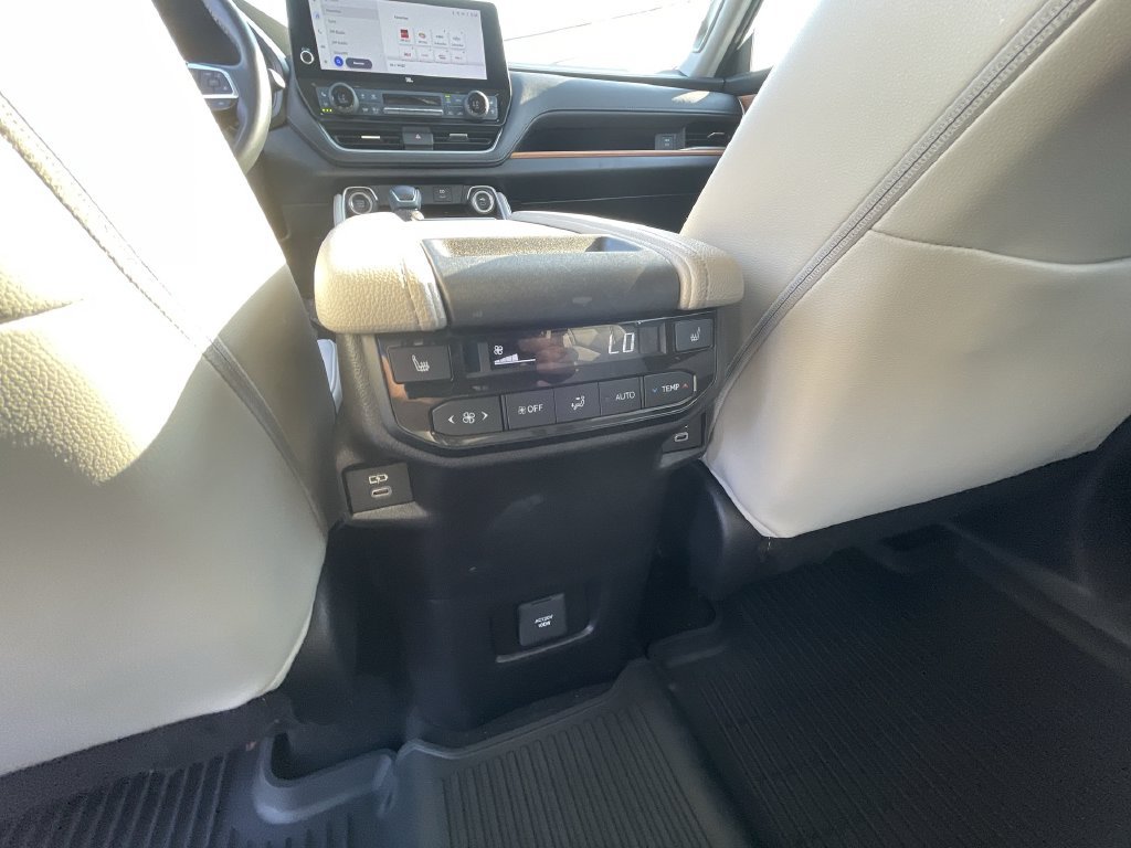 Used 2024 Toyota Grand Highlander AWD image 20
