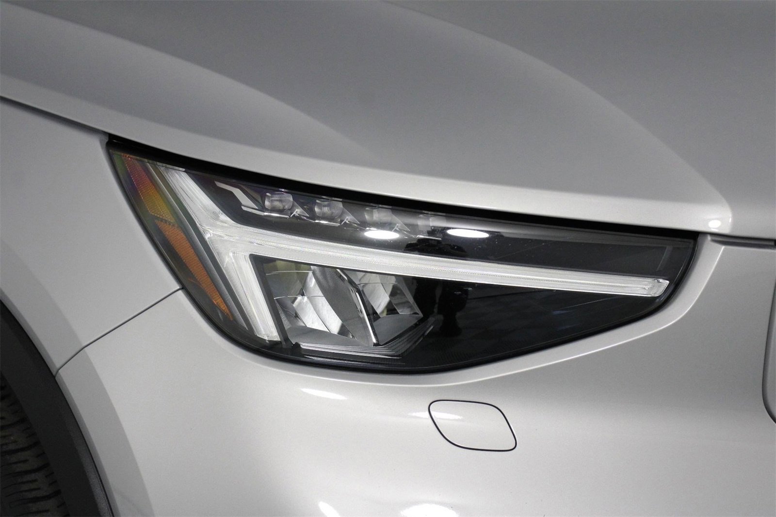 Certified 2023 Volvo C40 Recharge Core w/ Climate Package image 24