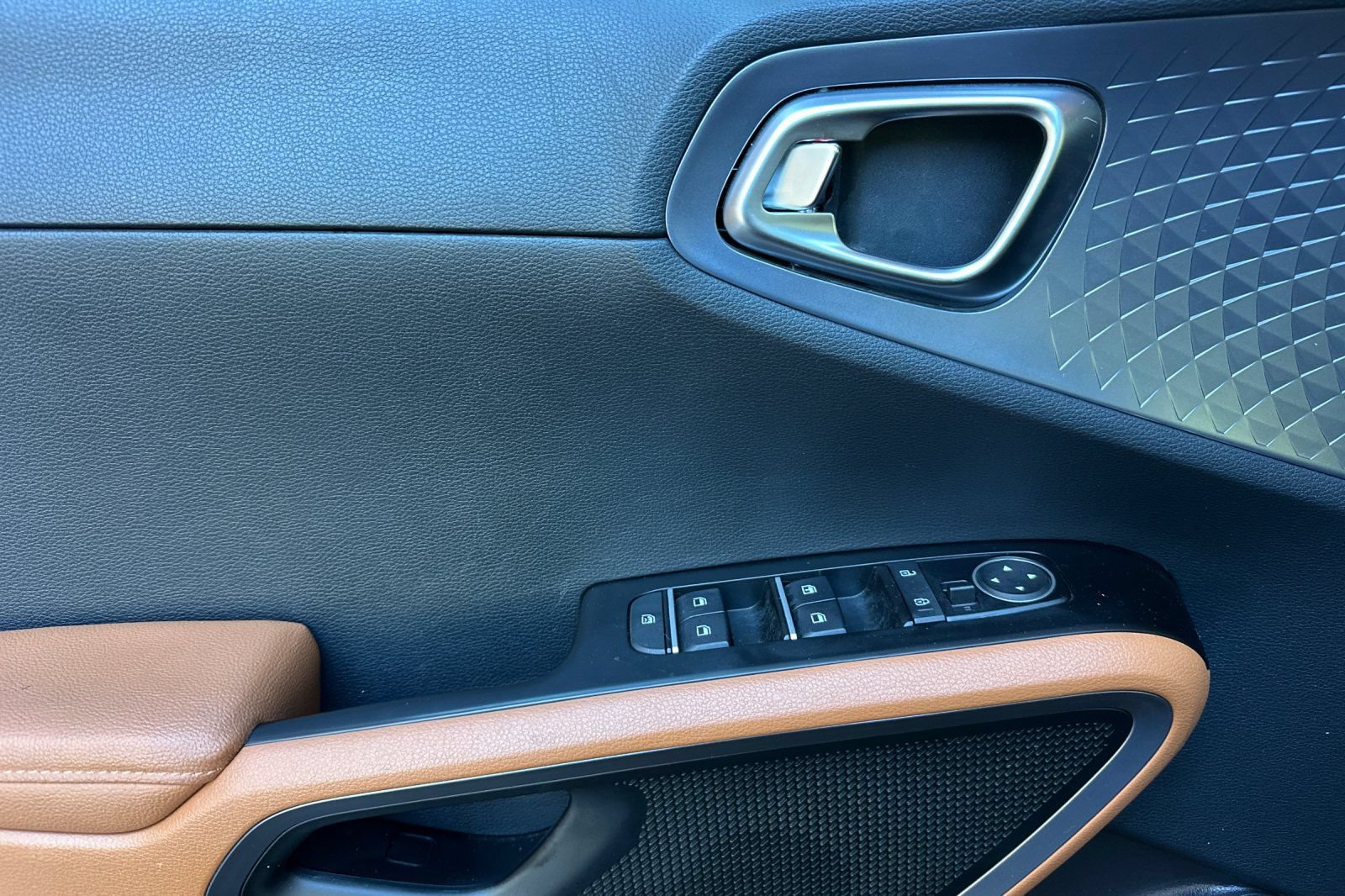 Certified 2025 Kia Soul EX FWD image 11