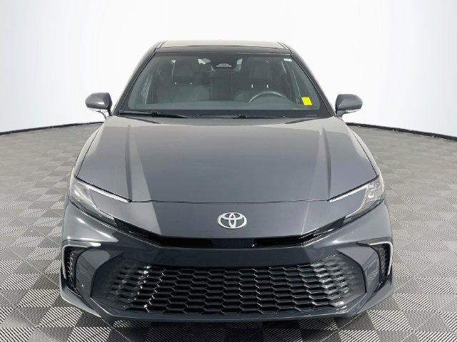 Used 2025 Toyota Camry XSE FWD image 3