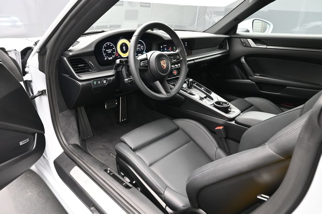 Certified 2025 Porsche 911 Carrera RWD image 4