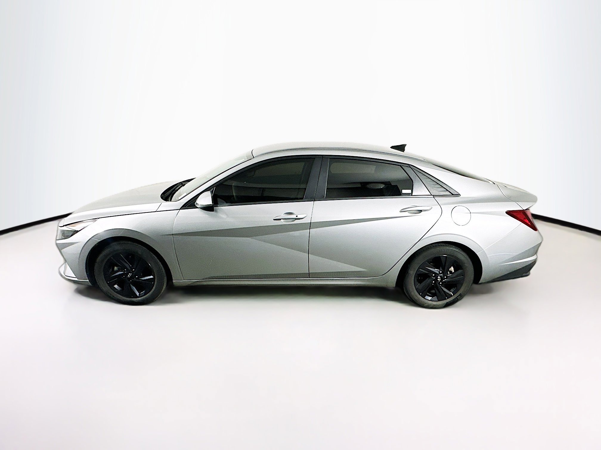 Used 2023 Hyundai Elantra SEL image 4