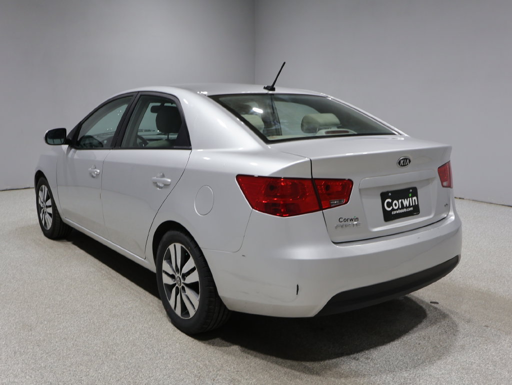 Used 2013 Kia Forte EX w/ Premium Pkg FWD image 12