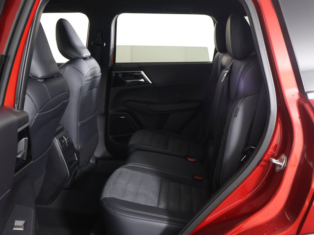New 2026 Mitsubishi Outlander LE FWD image 30