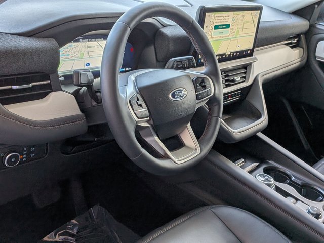 Used 2025 Ford Explorer Active w/ Active Comfort Package RWD image 9