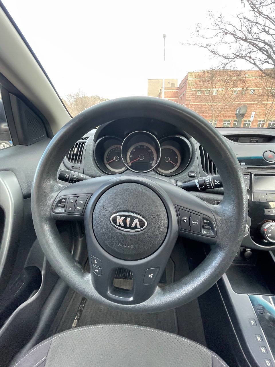 Used 2010 Kia Forte Koup EX image 26