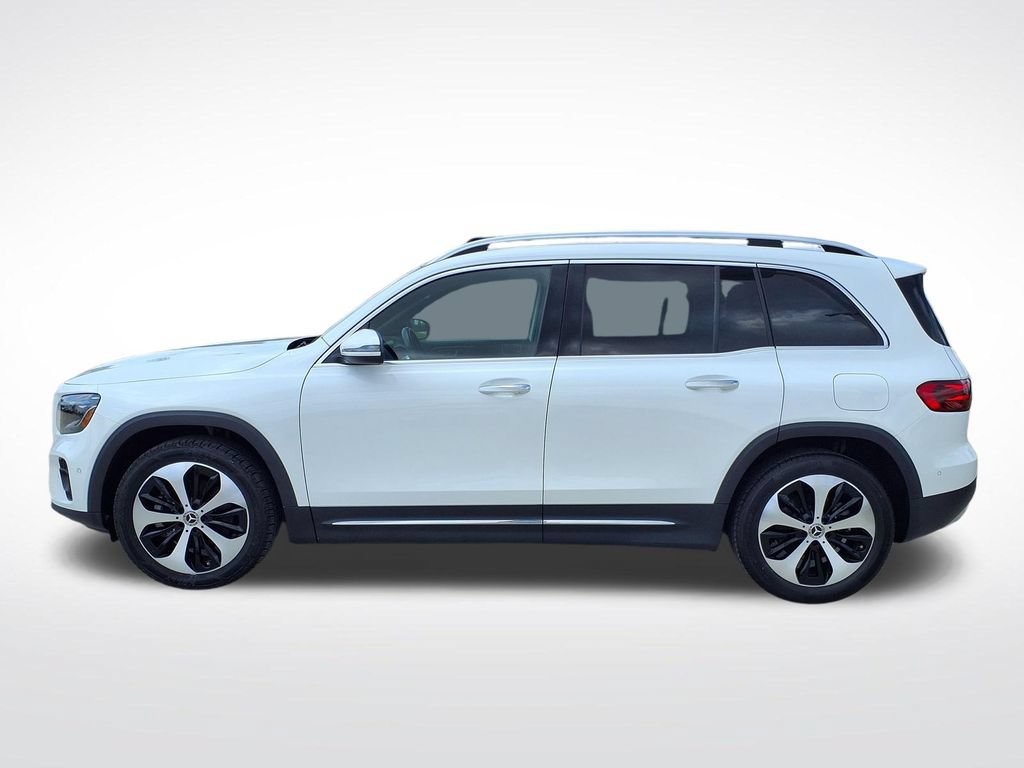 Used 2025 Mercedes-Benz GLB 250 4MATIC image 4