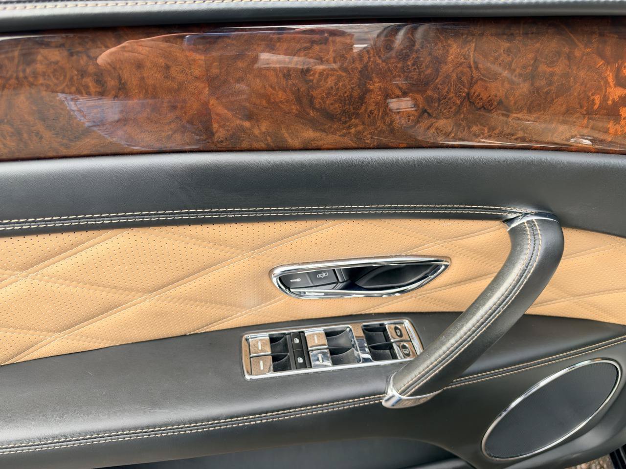Used 2016 Bentley Flying Spur V8 AWD/4WD image 23