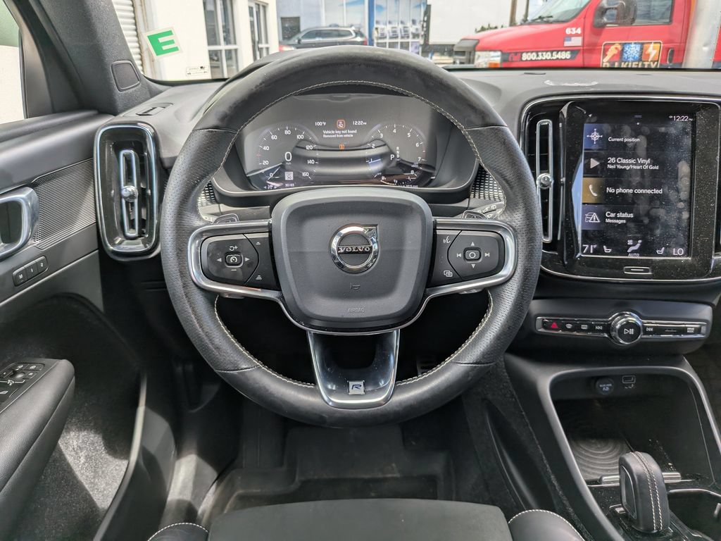 Used 2019 Volvo XC40 T5 R-Design AWD/4WD image 11